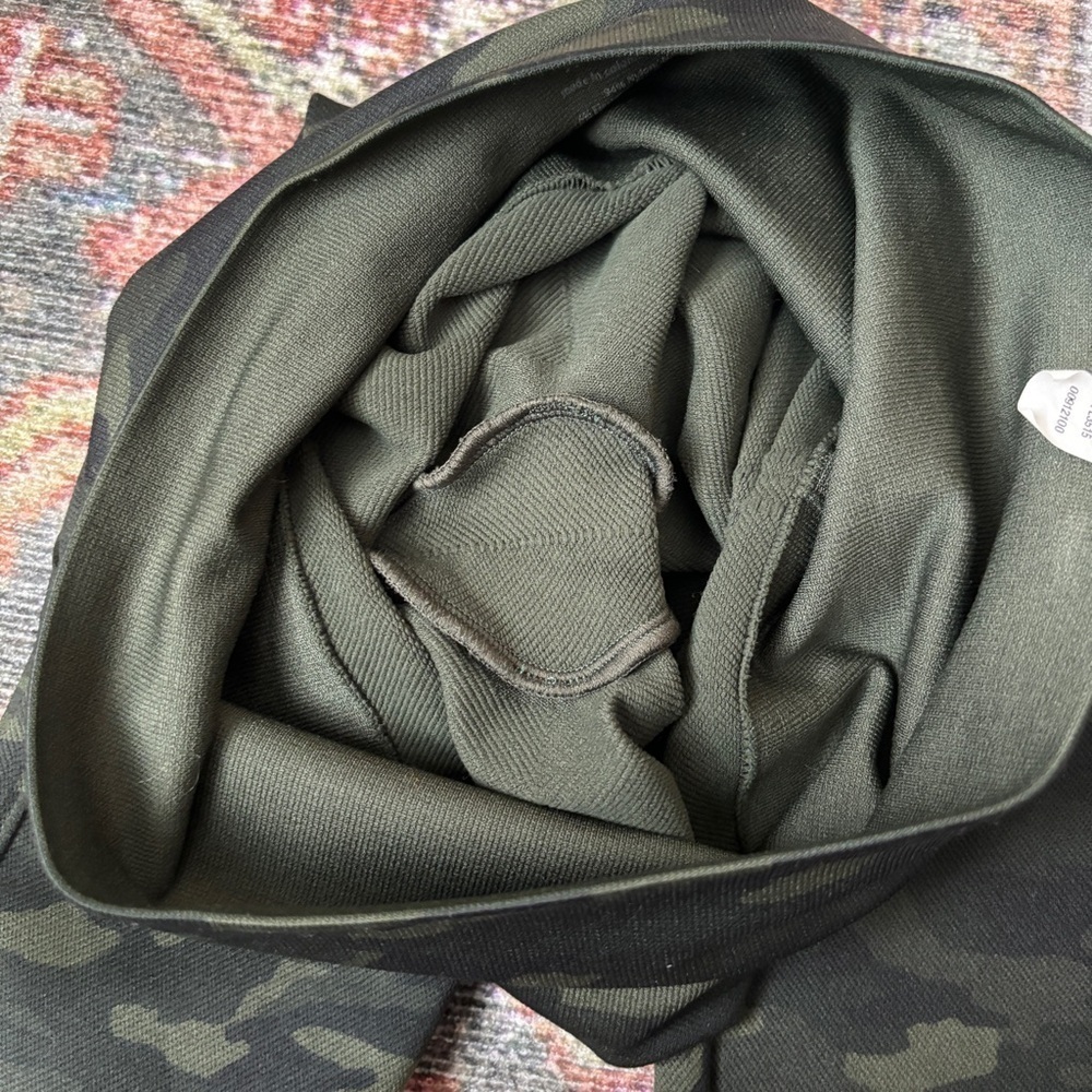 Spanx Camo Print Look at Me Now Seamless Leggings - Picture 8 of 9